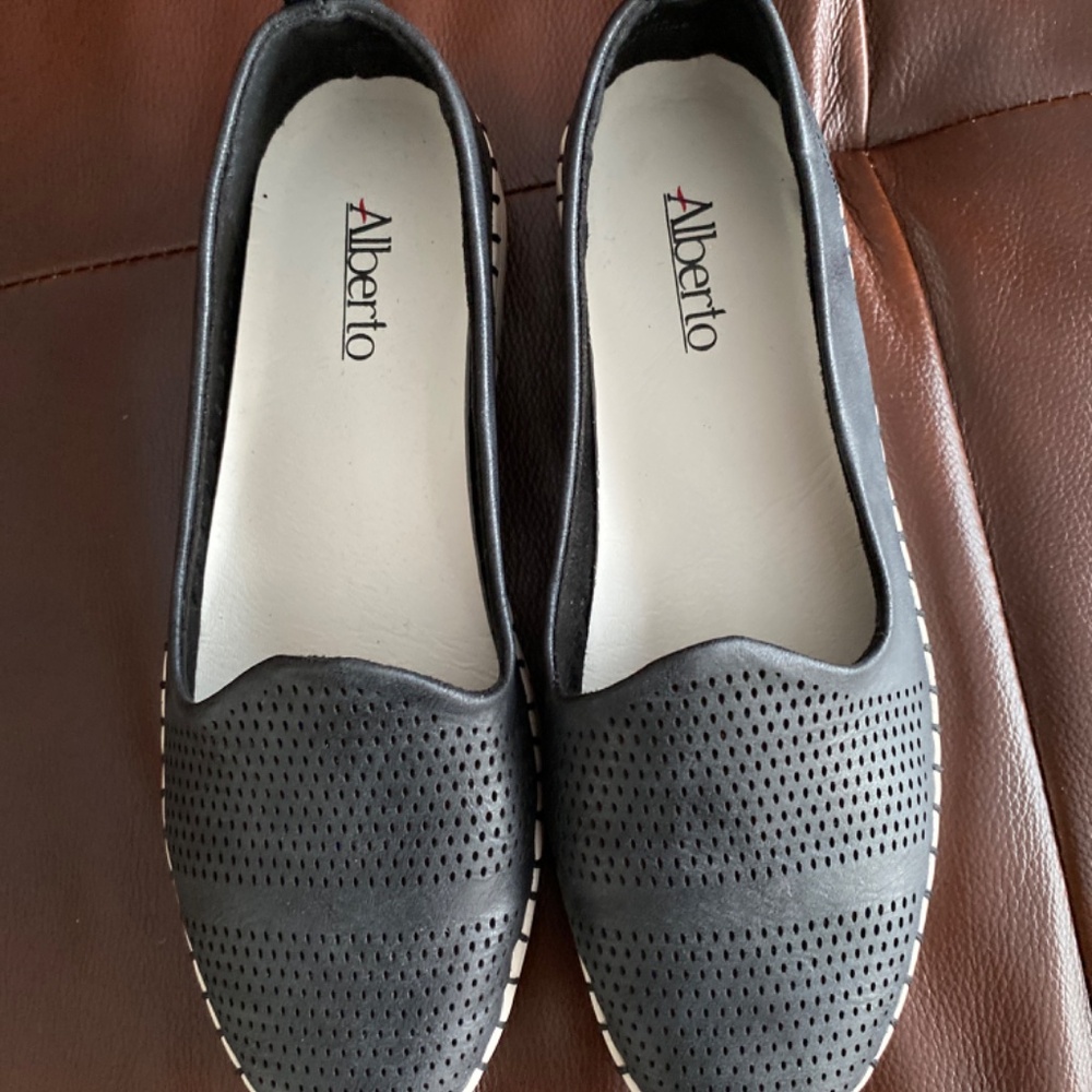 Shoes - Picture 3 of 3